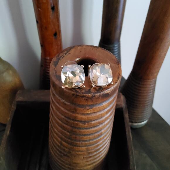 Glamorous Fashion Glass Cut Stud Post Earrings in Gold Champagne - Picture 4 of 9